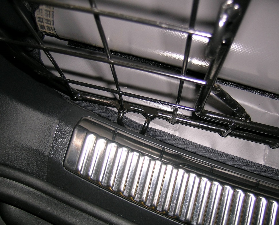 Audi-A4 Avant-2001-2004-Estate-TAILGATEGUARD-1.JPG