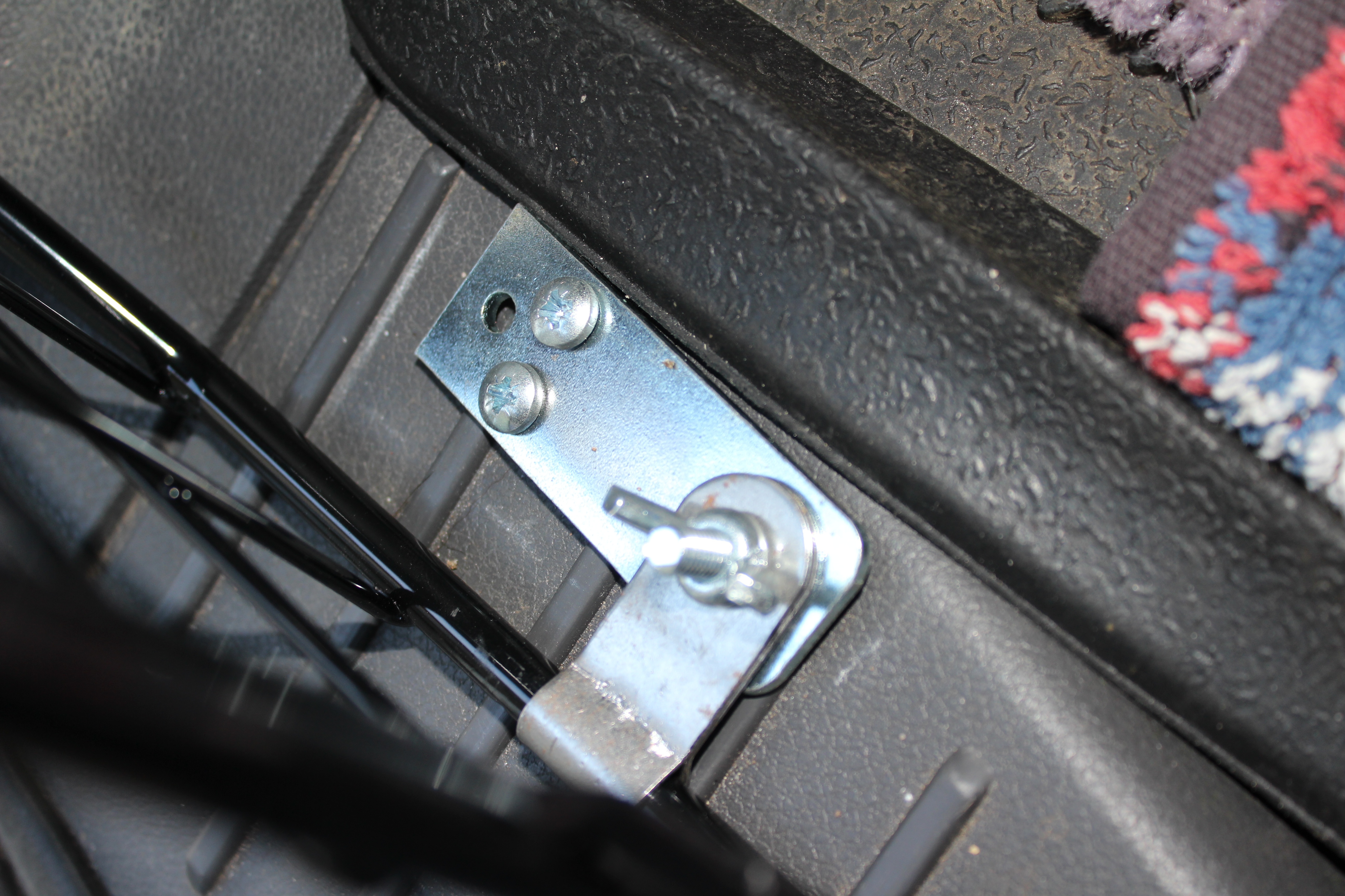 C-Max Bottom Fitting.JPG