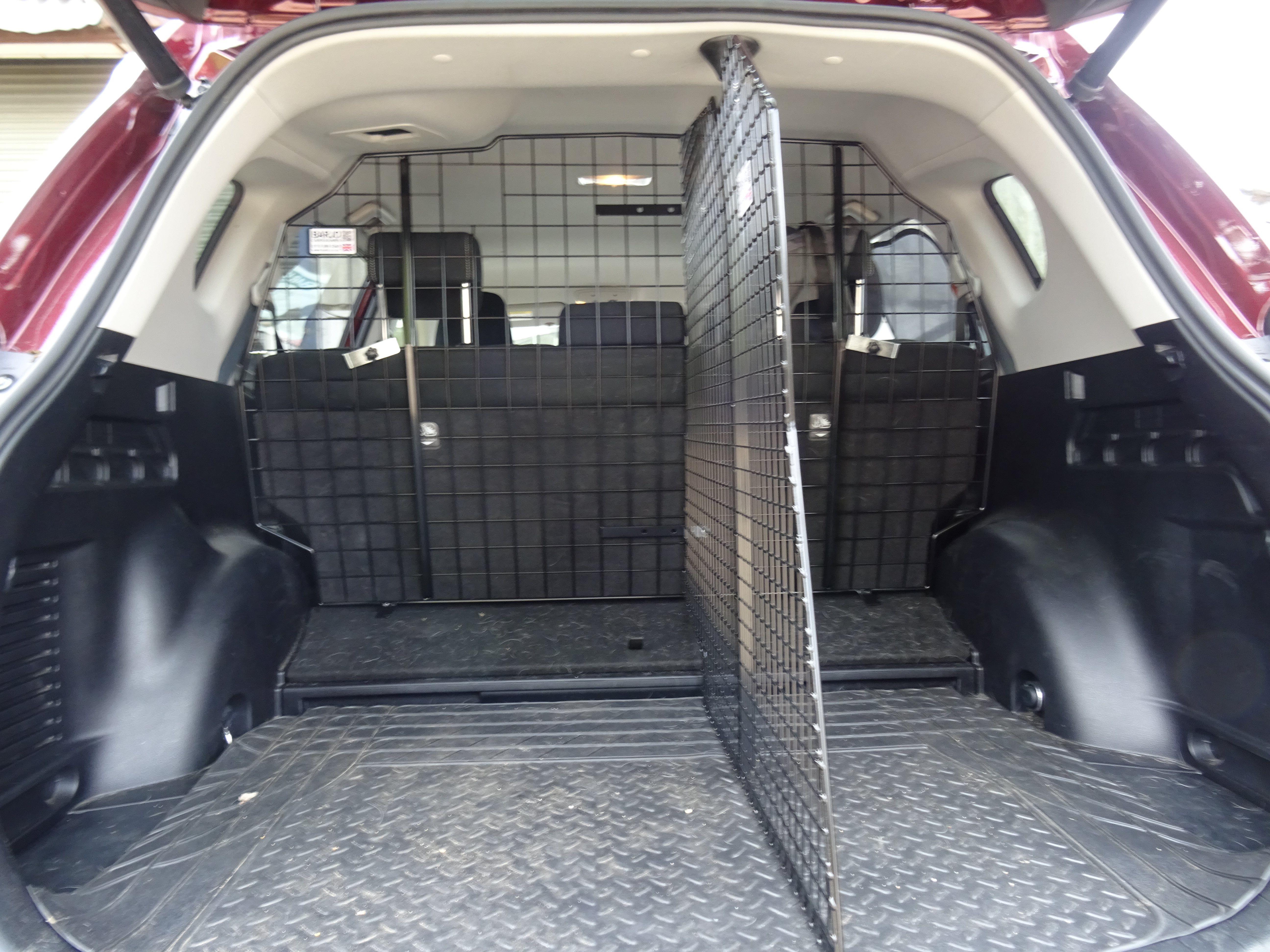 Dog Guard and Divider - Toyota Rav 4 2013-2019 Hybrid