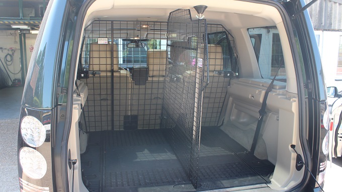 Dog Guard and Divider - Land Rover Range Rover (2002-2012) 4×4