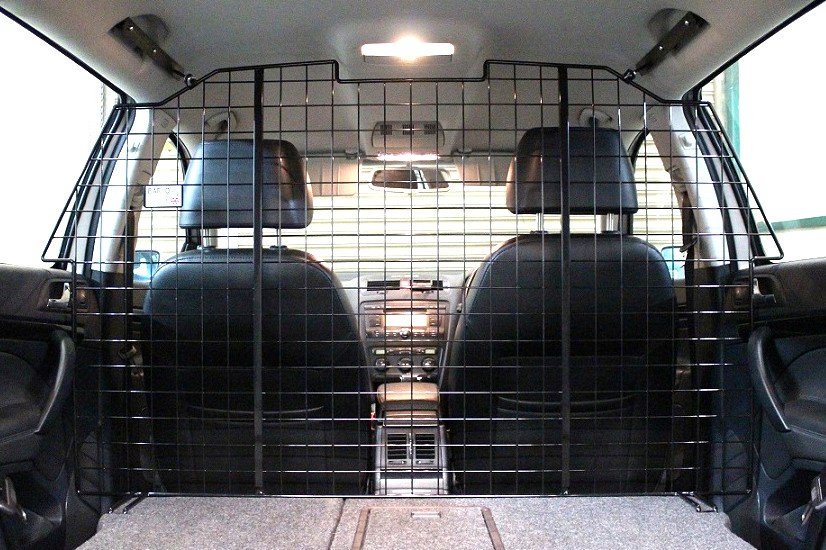 Front Dog Guard - Skoda Octavia (2005-2013) Estate