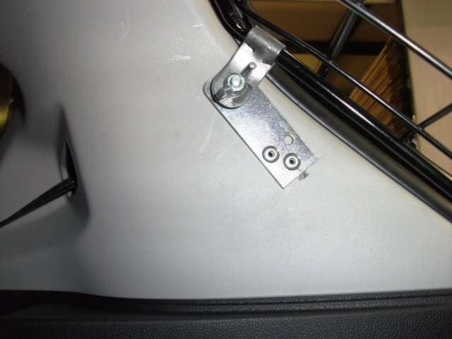 Fiesta Top Fitting 08 on.JPG