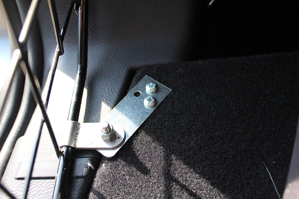 Freelander 2 bottom fitting 2.JPG