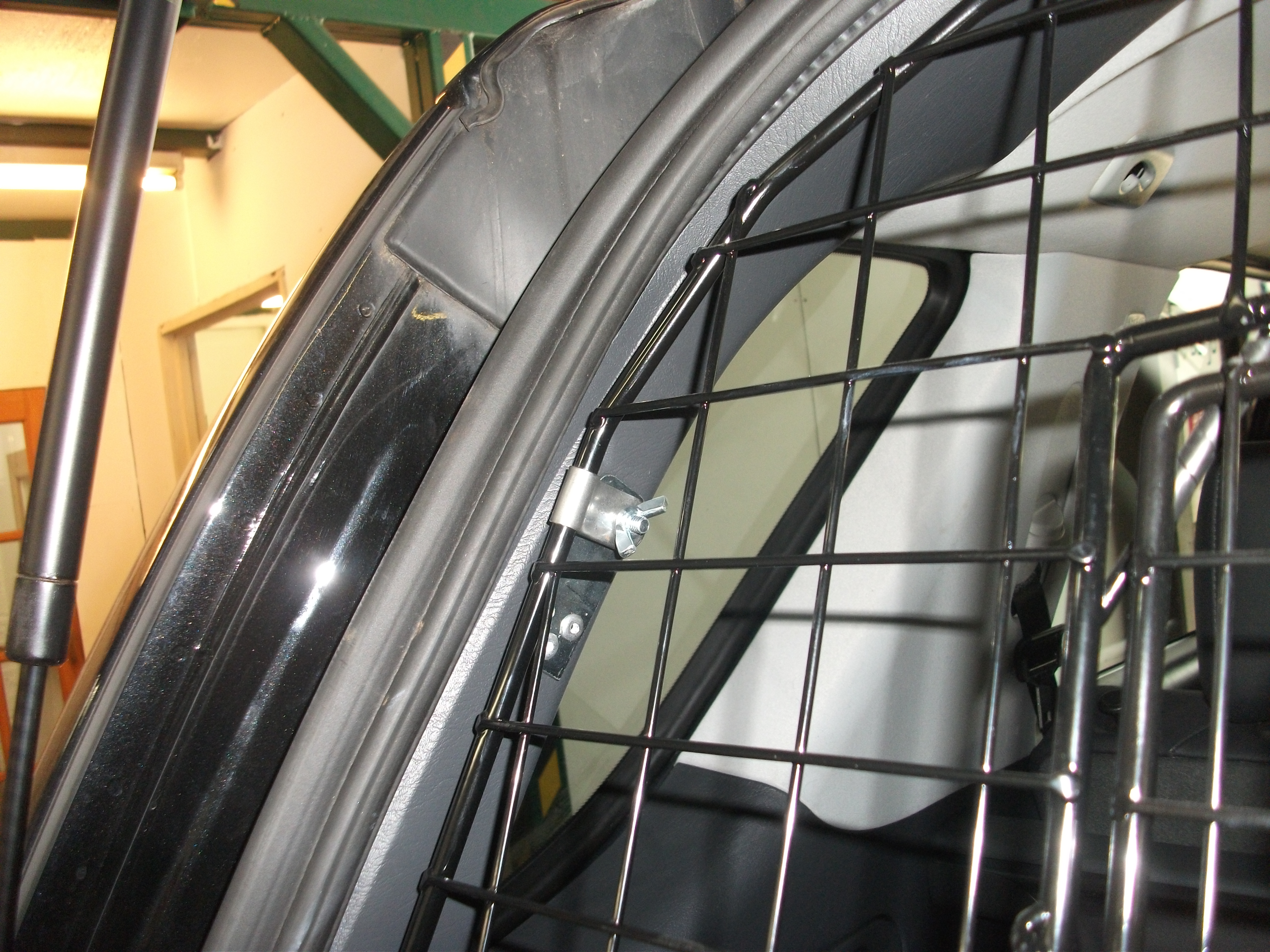 ML Class 98-05 tg top fitting.JPG