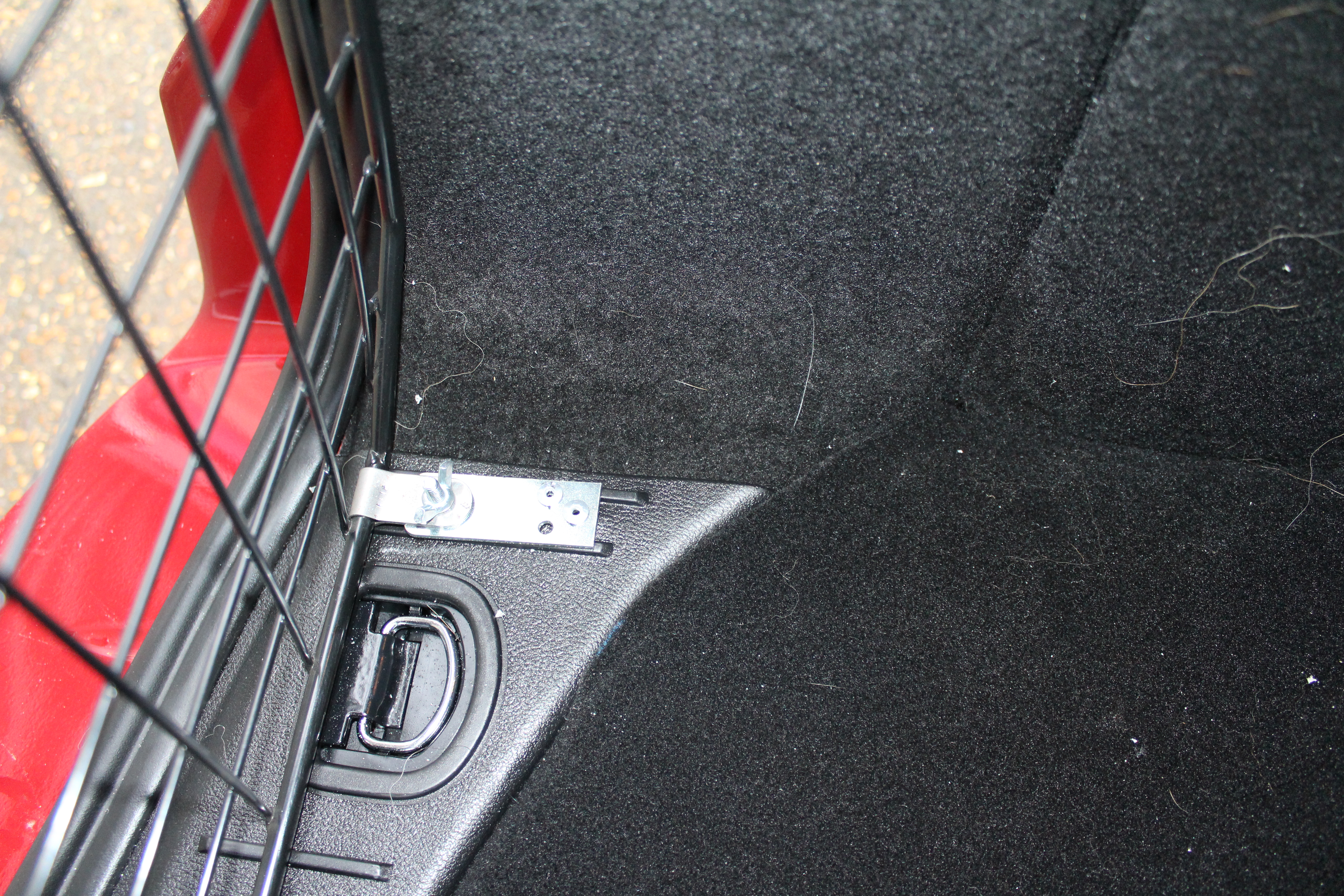Mondeo 07-14 TG Bottom fitting 1.JPG