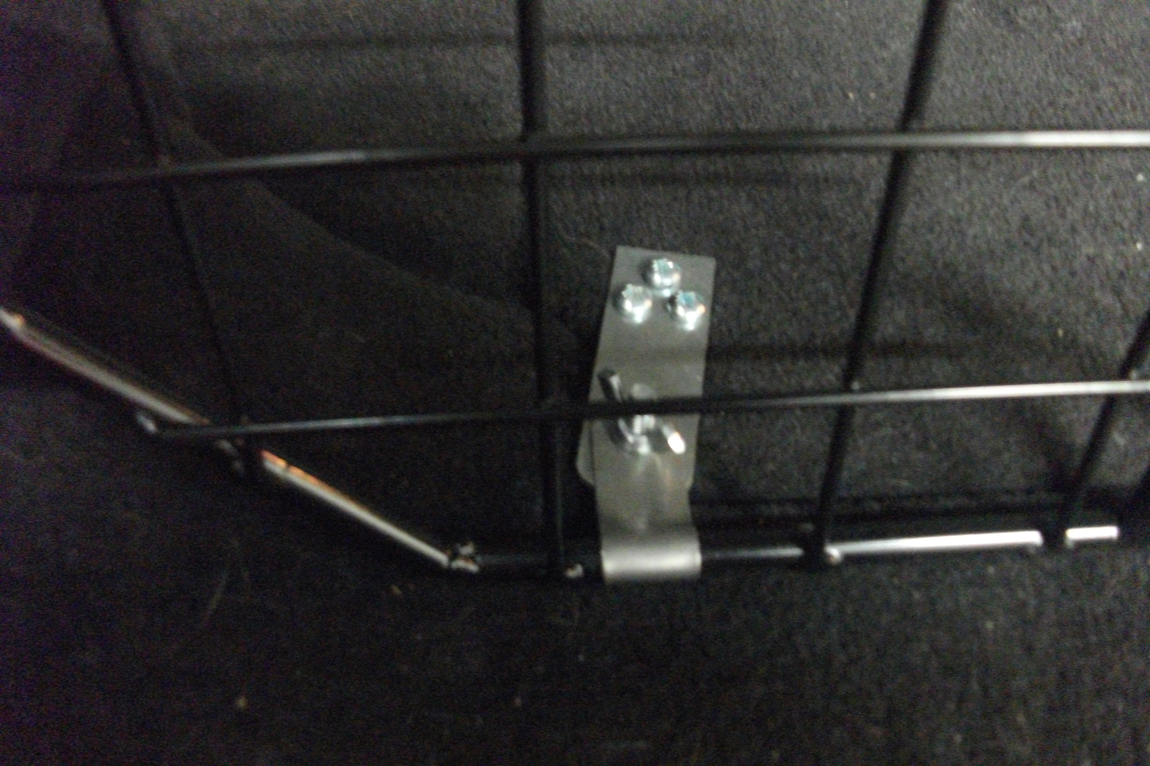 RR Sport 05-13 bottom tg fitting 2.JPG