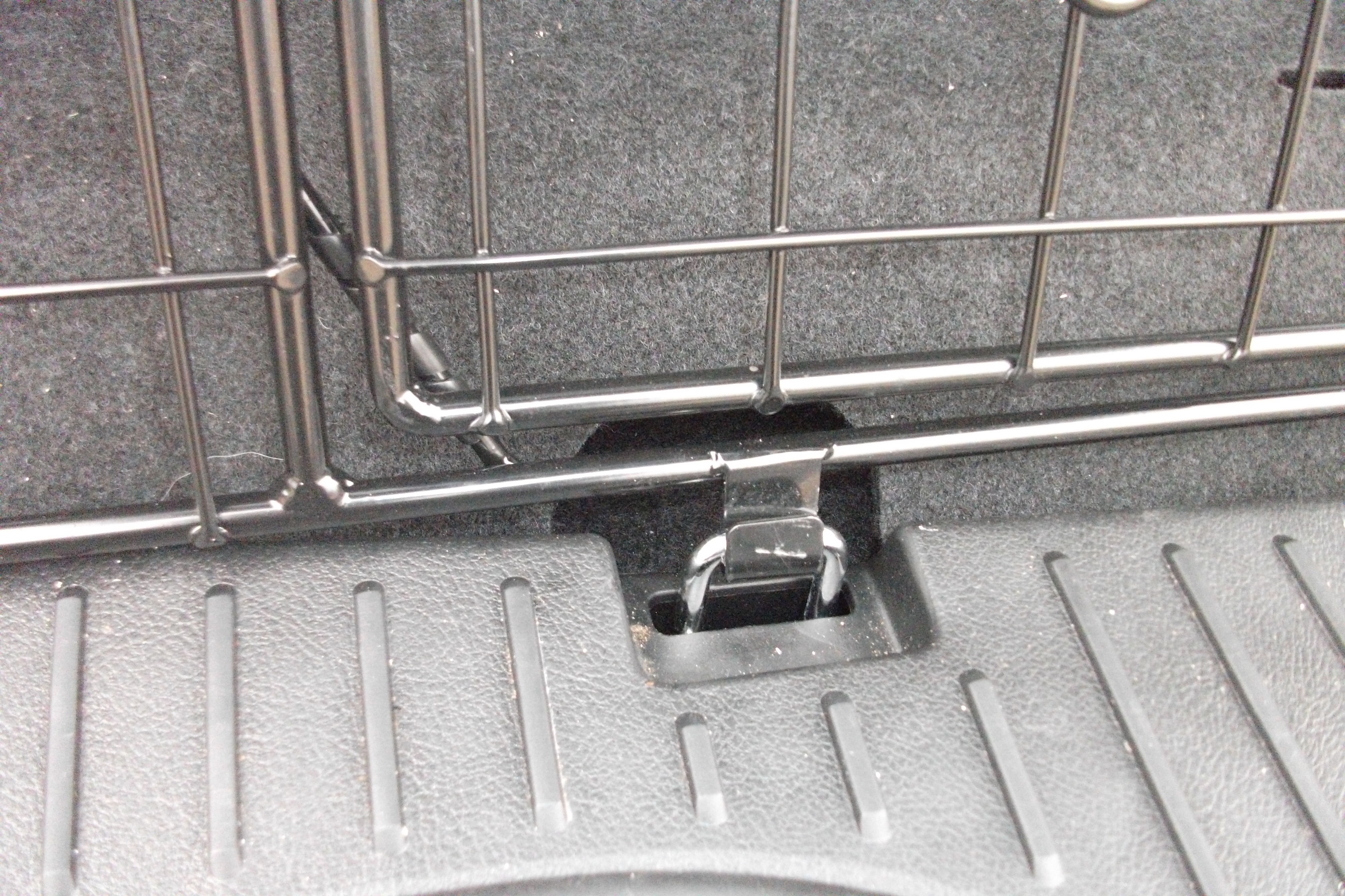S-Max 06-14 Bottom Fitting 1.JPG