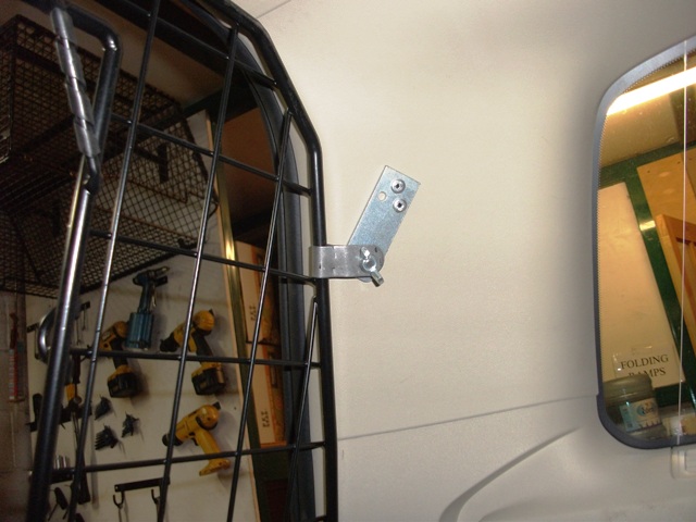 Volvo V70 2007 on TAILGATE GUARD 2.JPG