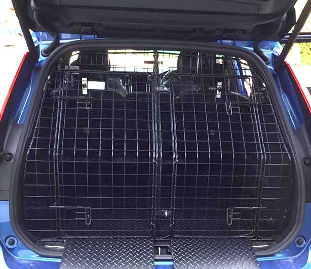 Volvo XC60 (2017-) SUV FGK - 2 again.jpg