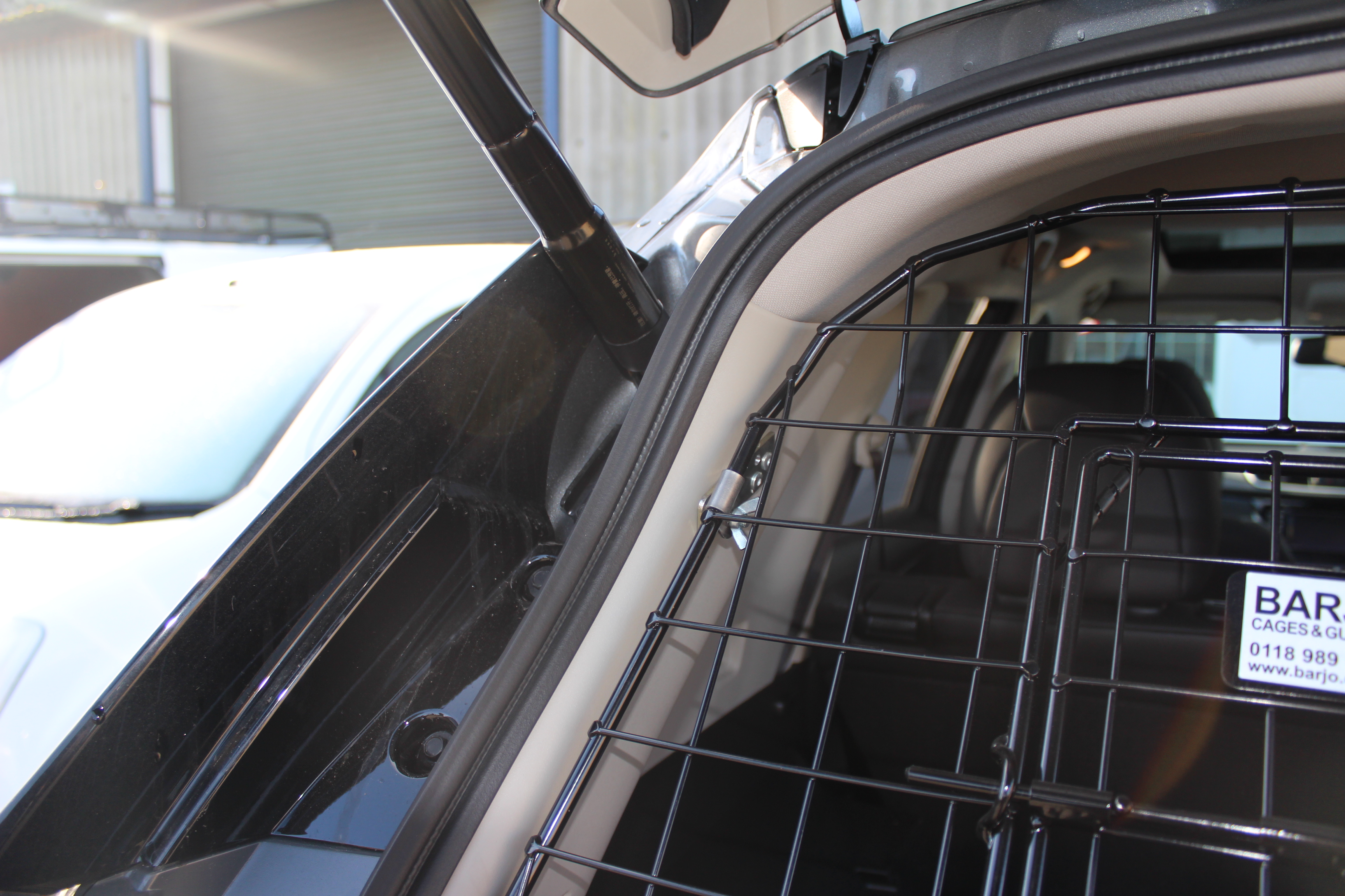 X-TRAIL 16 TG FITTING - 5.JPG