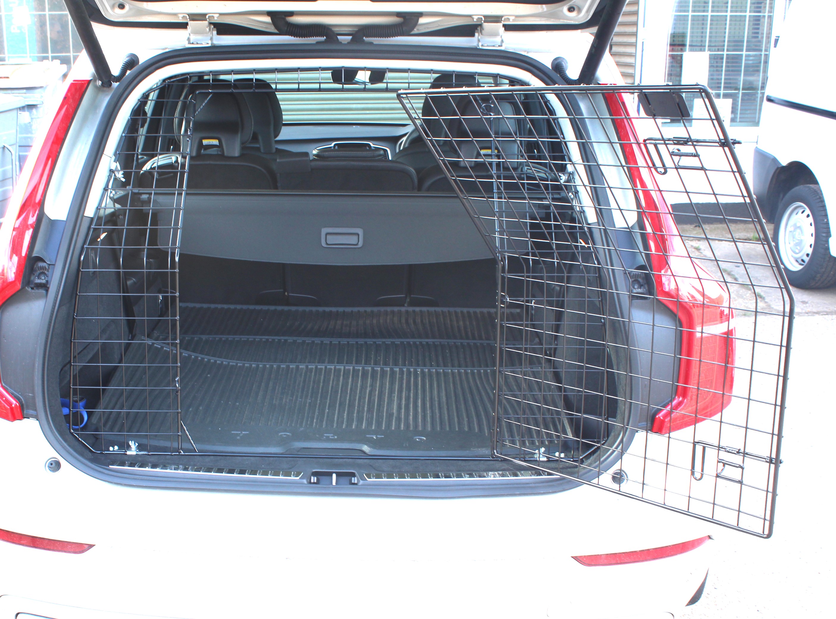 XC90 TG 5 door open.JPG