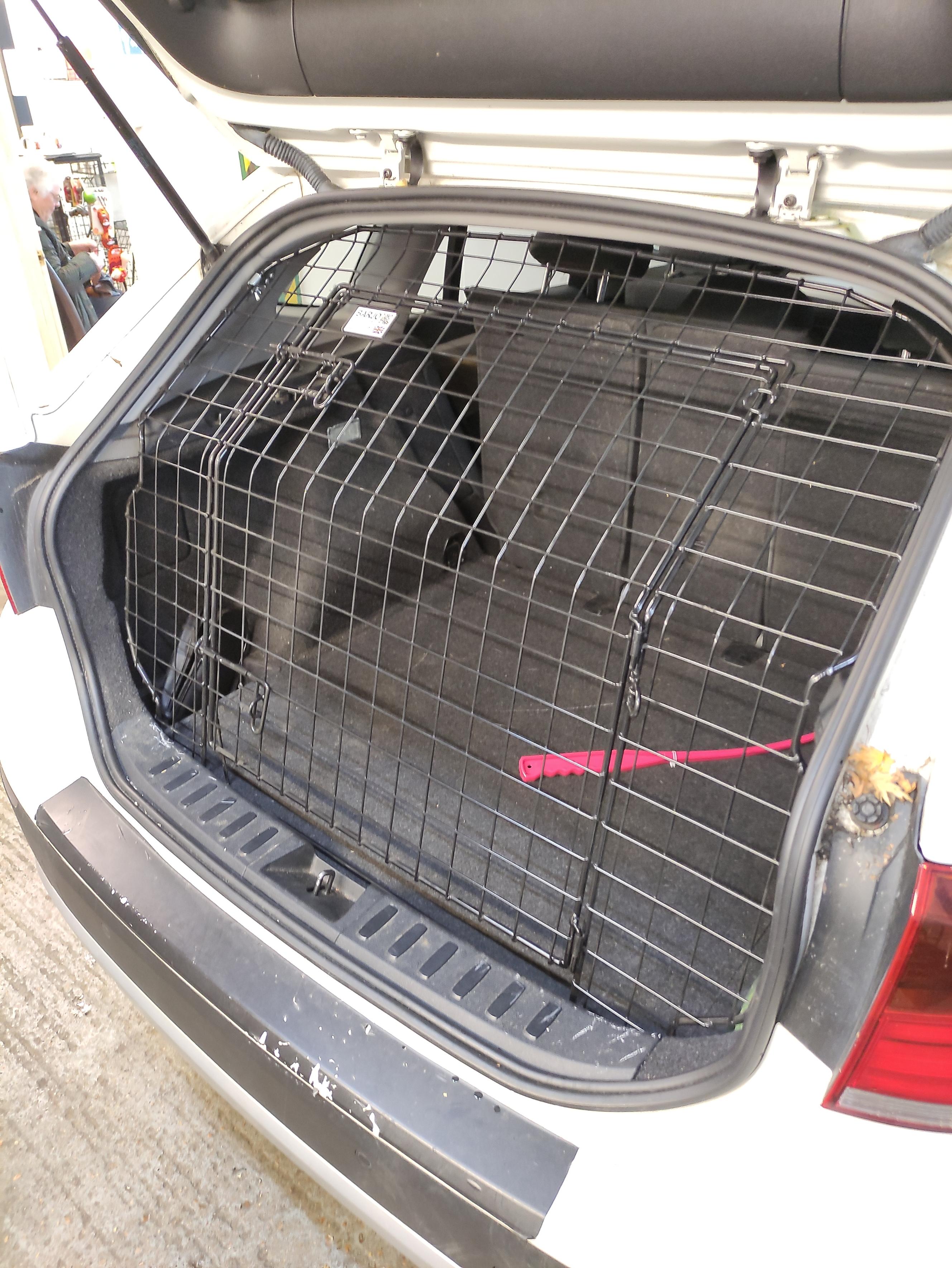 Tailgate Guard - BMW X1 (2009-2015) 4x4