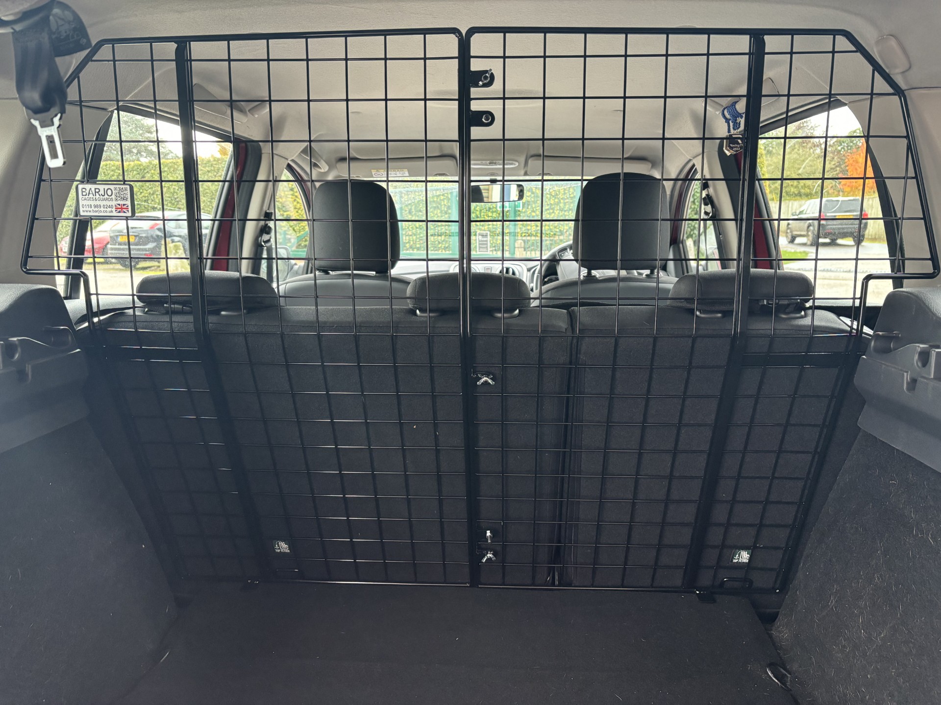 Bespoke Dog Guard - Dacia Logan 2013-2020