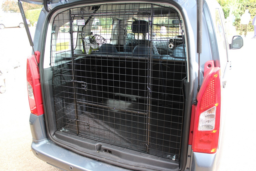 dog play yard with top