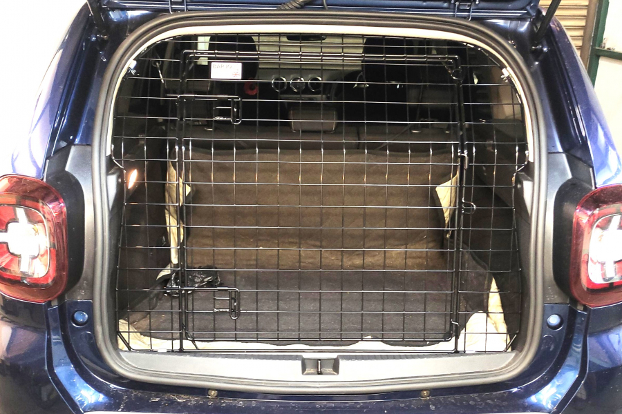 Travall Dog Guard Dacia Duster 2018- | Dog Barriers | English